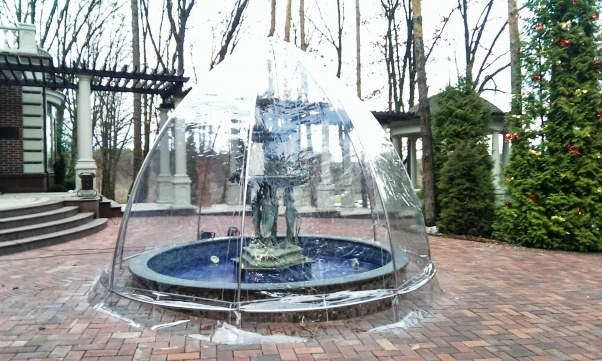 Прозрачный чехол на фонтан