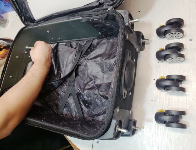Уход и ремонт пластикового чемодана